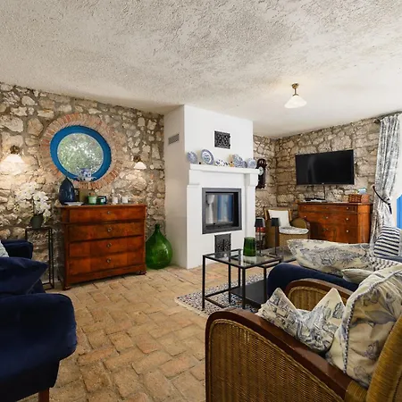 Schoene Steinvilla Annette Mit Pool Und Sauna Holiday home Porec