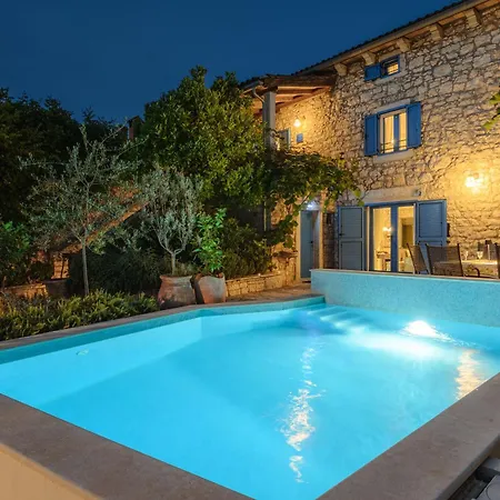 Schoene Steinvilla Annette Mit Pool Und Sauna